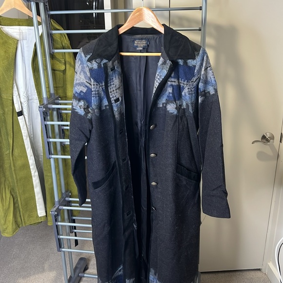 Women’s wool coat - Picture 2 of 3